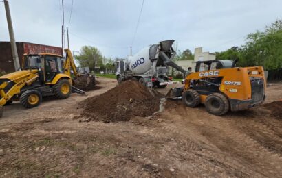 Continúan los trabajos en el conducto pluvial de calle Azara